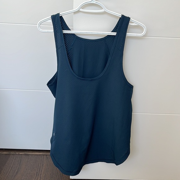 Lululemon top, size 8 - Picture 2 of 3